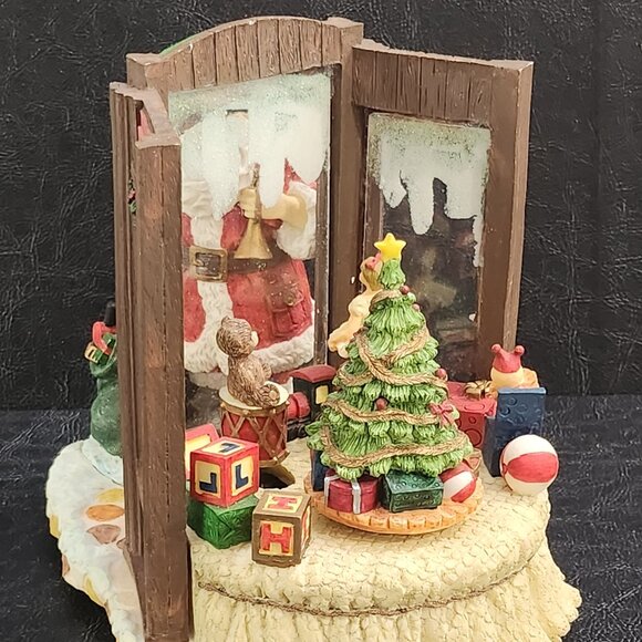 Santa Looking Through Toy Shop Window Musical/Music Box Plays Jingle Bells - Picture 3 of 6